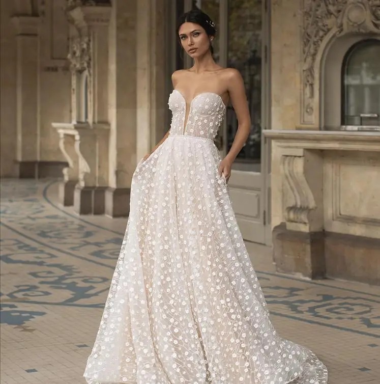 Selected For You: Our Favorite Plunging V-neck Wedding Gowns Image