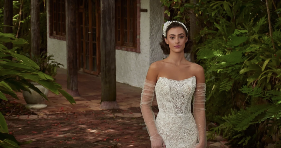 Rustic Romance: Fall 2023 Barn Wedding Dresses and Styles Image